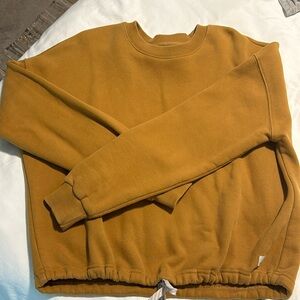 Vuori Gold Crew Neck Sweater Classic Knit
